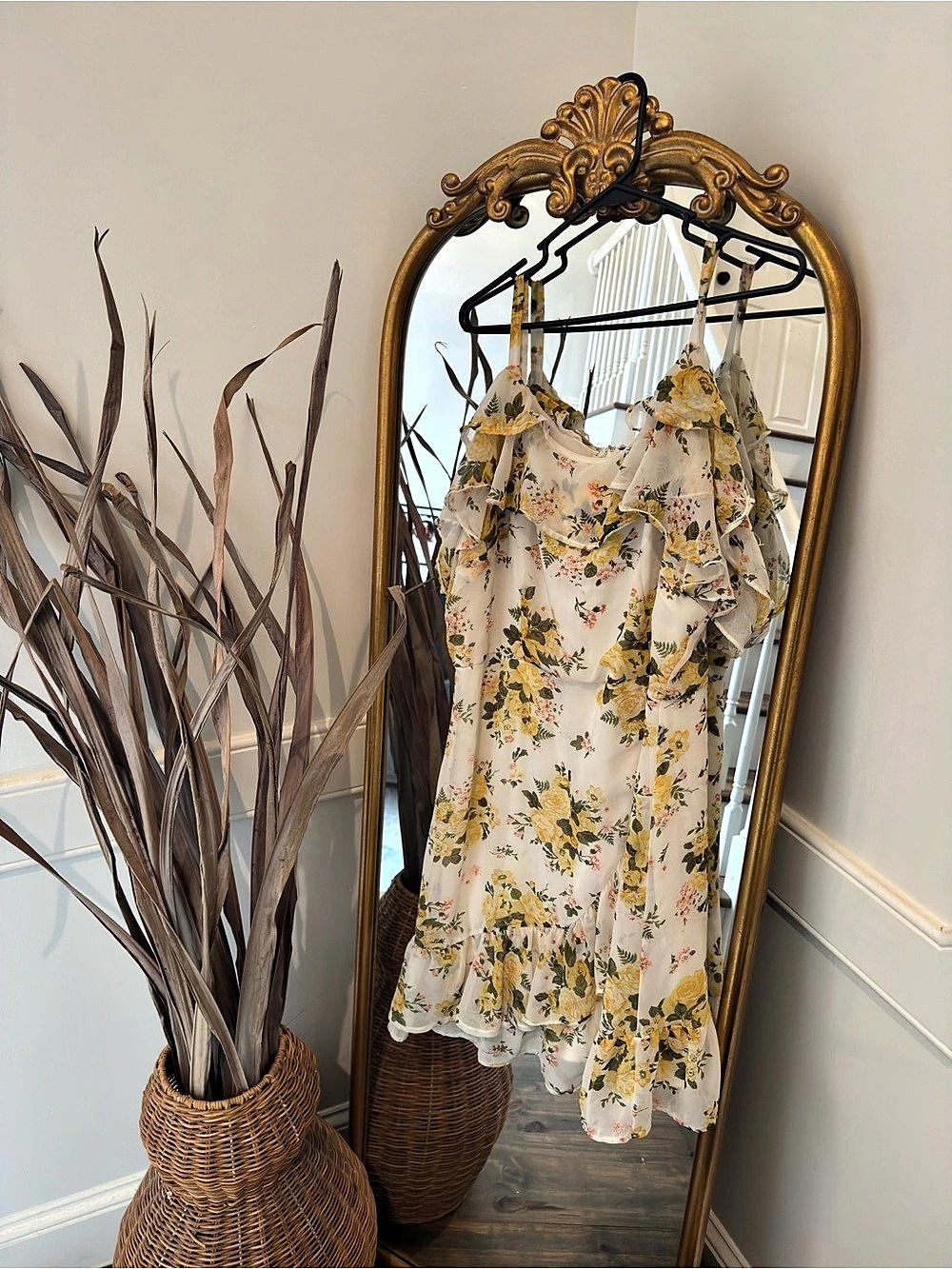 Disney Princess Floral Mini Dress in Cream & Yellow Size XXL Like New